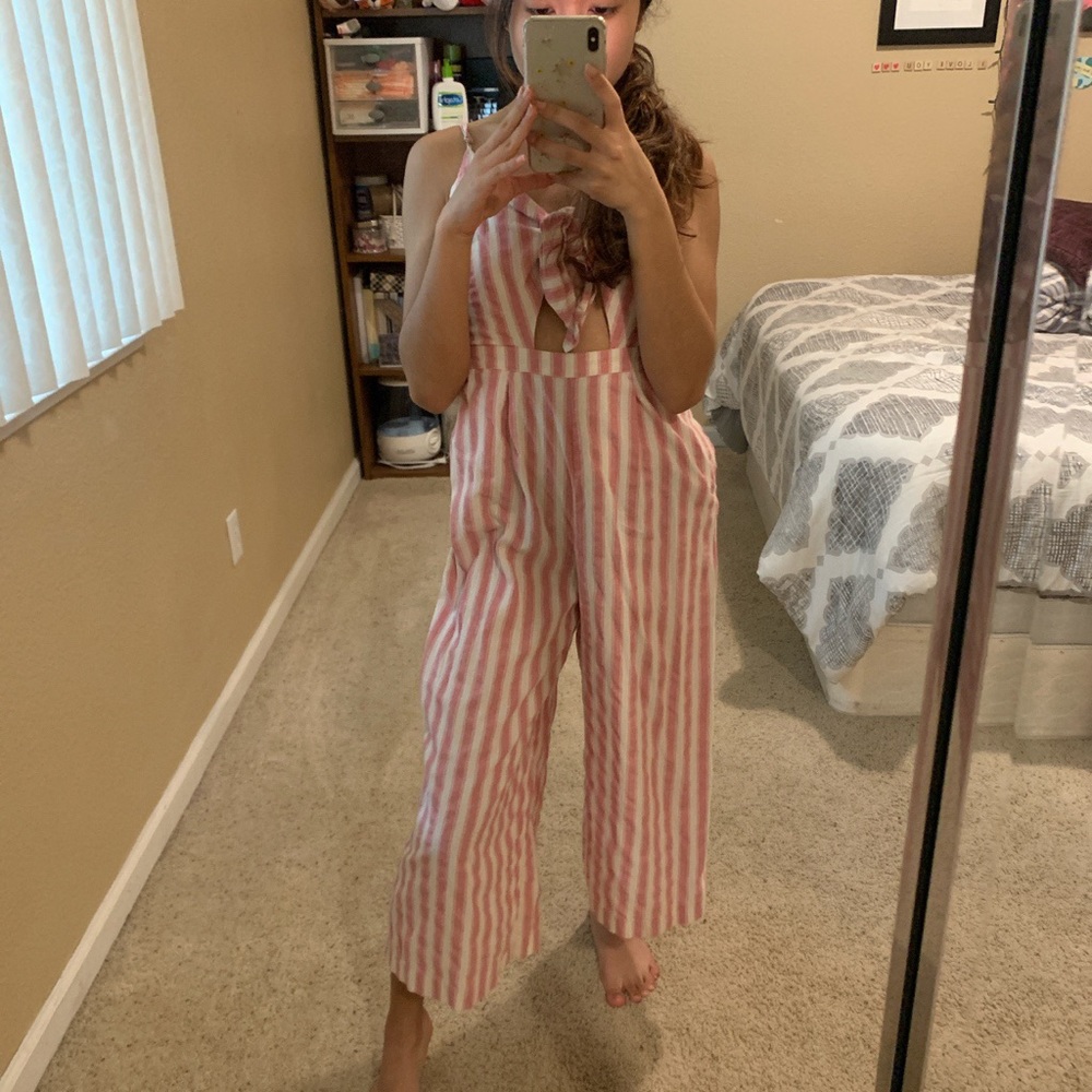 🌸 pink and white stripe jumpsuit